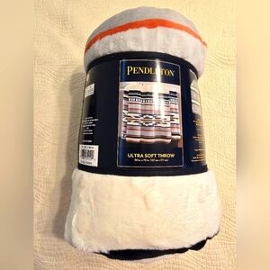 NWT Pendleton "Saltillo Stripe" Ultra Soft Throw Blanket